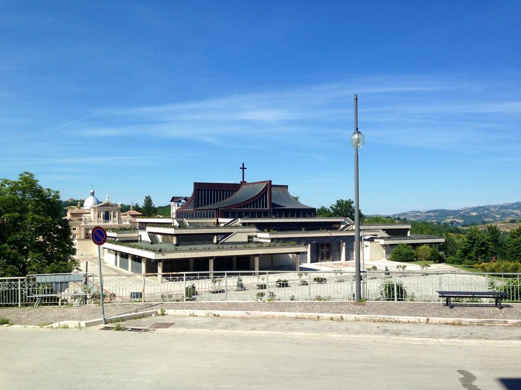 Hotel Pina Ristorante Isola del Gran Sasso dʼItalia Extérieur photo